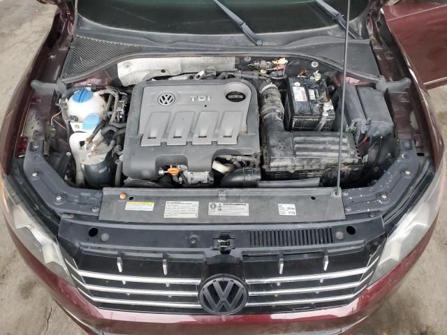 2012 Volkswagen Passat SEL