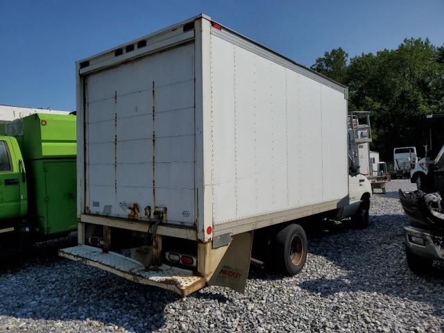 2011 Ford Econoline E450 Super Duty Cutaway Van