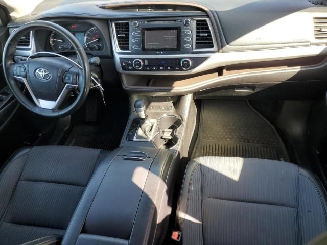 2015 Toyota Highlander LE