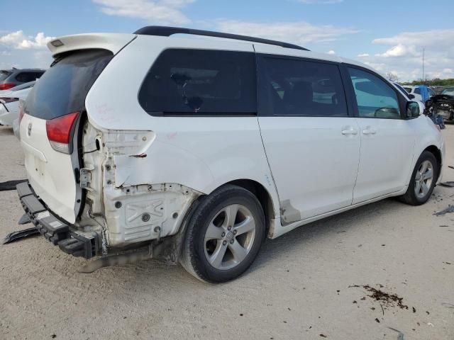 2014 Toyota Sienna LE