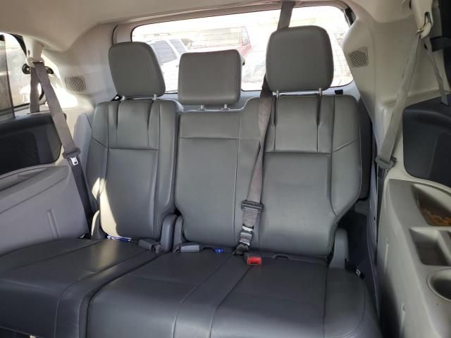 2014 Volkswagen Routan SE