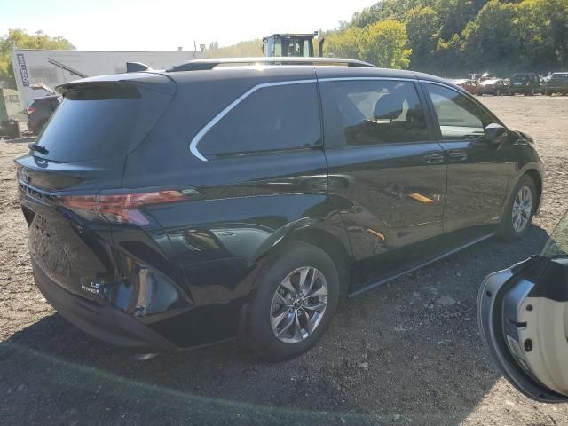 2021 Toyota Sienna LE