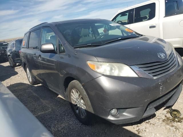 2013 Toyota Sienna XLE