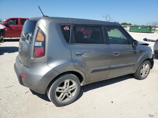 2010 KIA Soul +