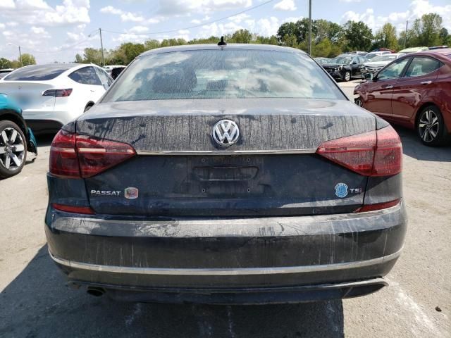 2017 Volkswagen Passat R-Line