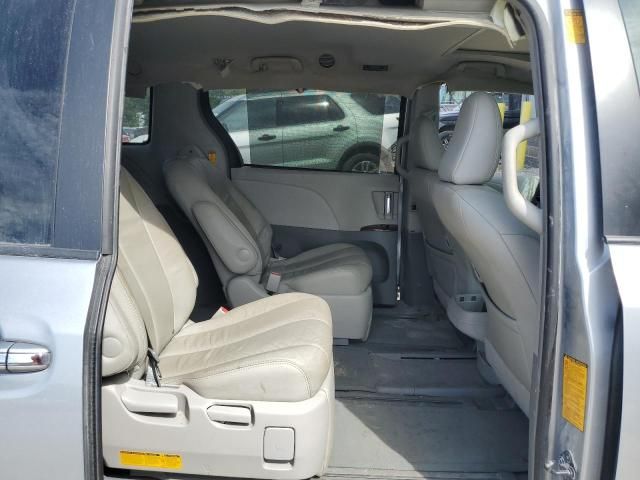 2014 Toyota Sienna XLE