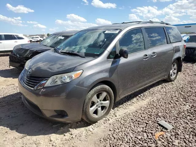 2017 Toyota Sienna LE