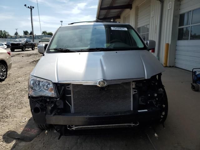 2010 Chrysler Town & Country Touring