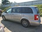 2014 Chrysler Town & Country Touring L