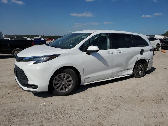 2021 Toyota Sienna LE