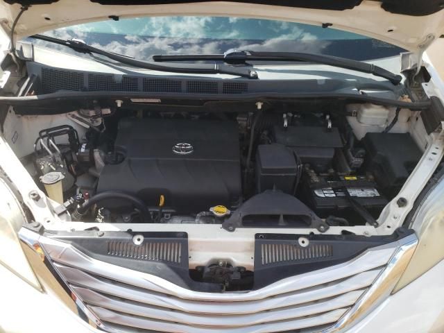 2012 Toyota Sienna XLE