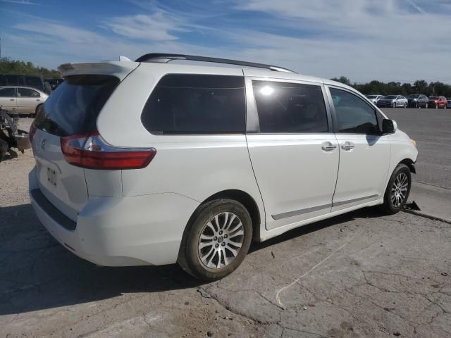 2018 Toyota Sienna XLE