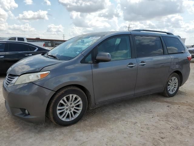 2016 Toyota Sienna XLE