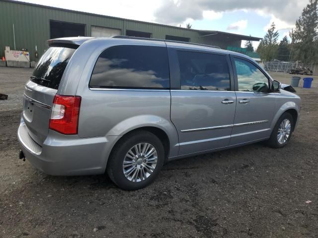 2015 Chrysler Town & Country Touring L