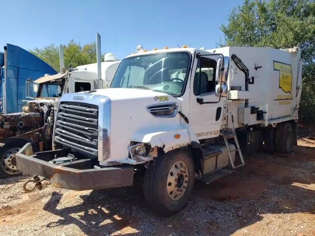 2016 Freightliner 108SD