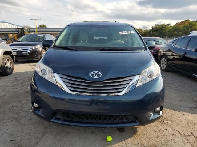 2012 Toyota Sienna XLE