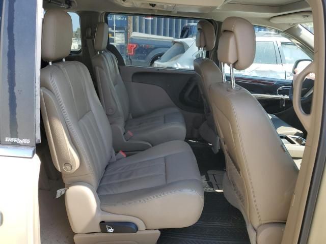 2012 Chrysler Town & Country Touring L