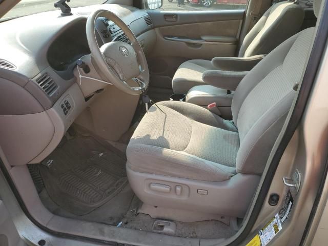 2009 Toyota Sienna CE