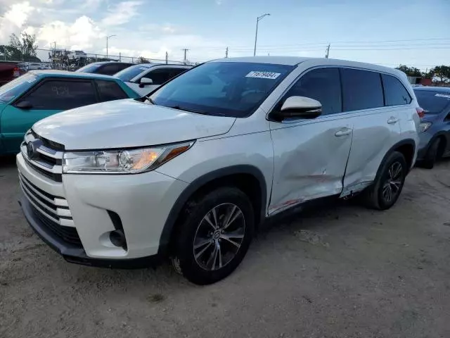 2019 Toyota Highlander LE