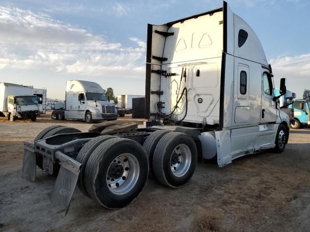 2021 Freightliner Cascadia 126