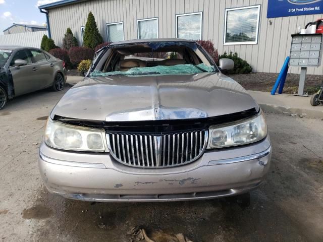 2002 Lincoln Town Car Executive