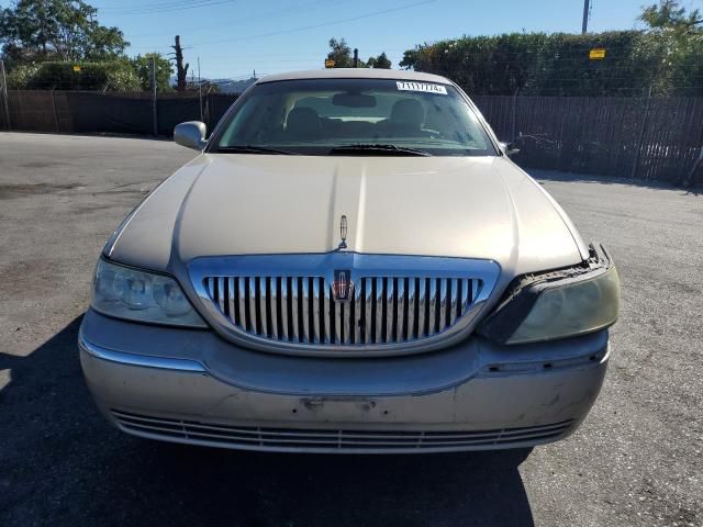 2006 Lincoln Town Car Signature