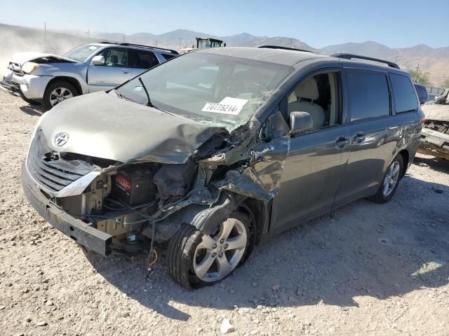 2011 Toyota Sienna LE