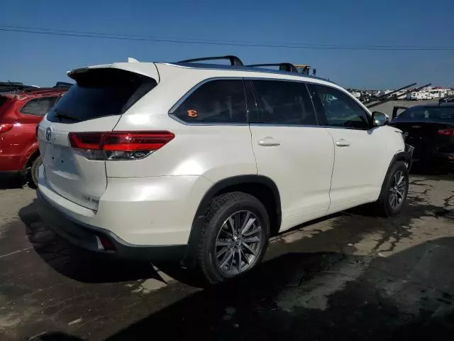 2017 Toyota Highlander SE