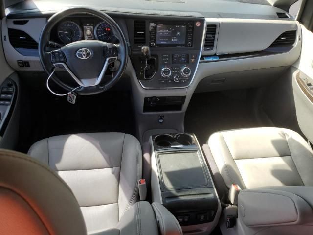 2019 Toyota Sienna XLE