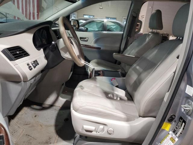 2013 Toyota Sienna XLE