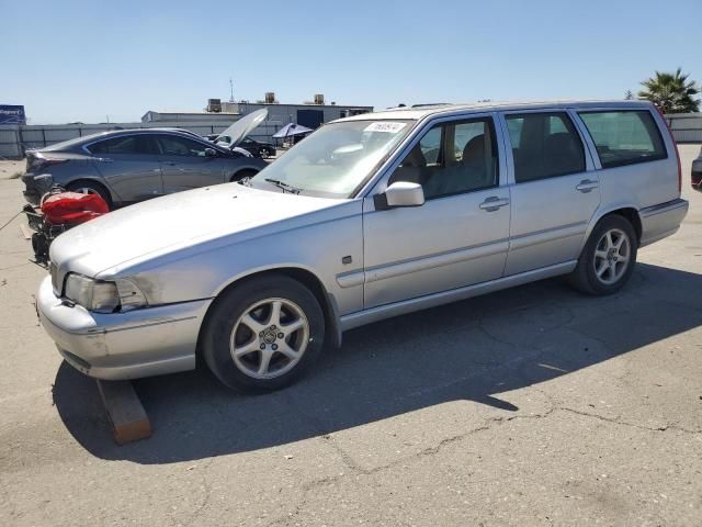 2000 Volvo V70 Base