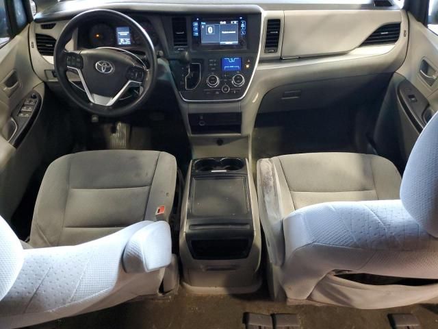 2016 Toyota Sienna LE