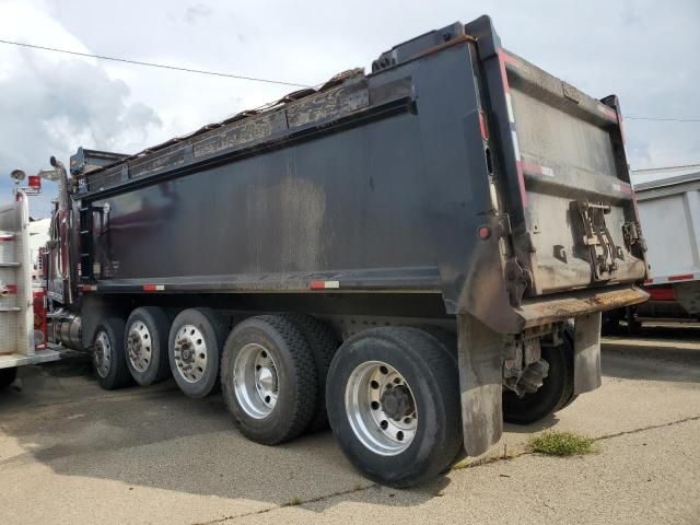 2017 Freightliner 122SD