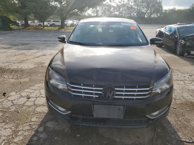 2012 Volkswagen Passat SEL