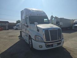 Salvage trucks for sale at Los Angeles, CA auction: 2014 Freightliner Cascadia 125