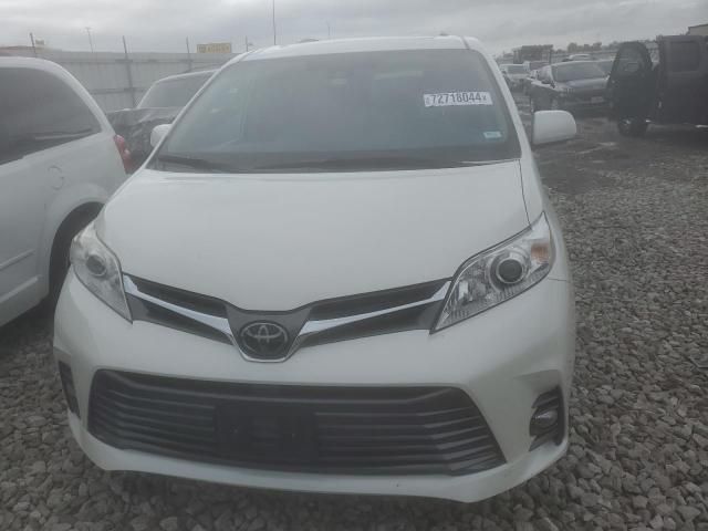 2020 Toyota Sienna XLE