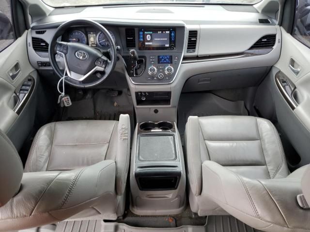 2015 Toyota Sienna XLE