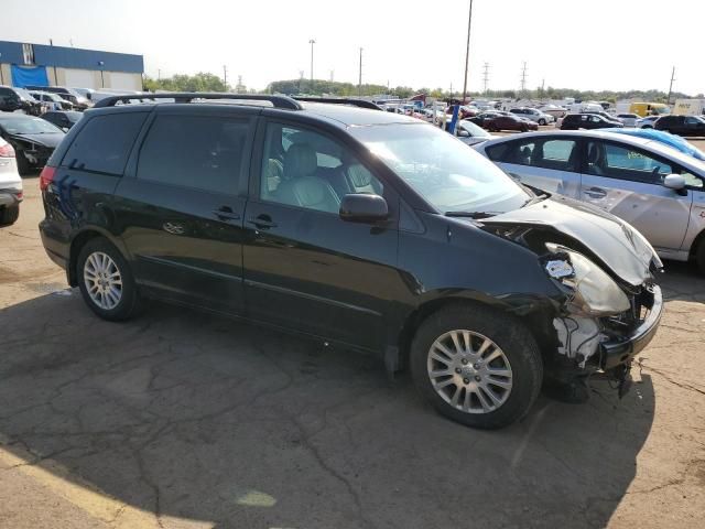 2010 Toyota Sienna XLE