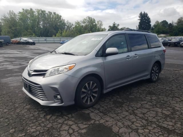 2018 Toyota Sienna XLE