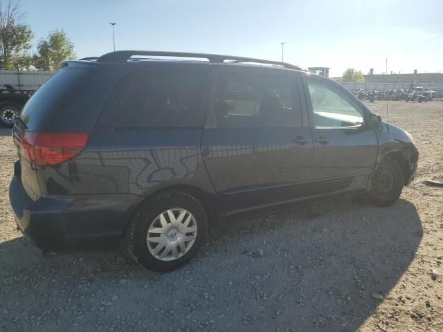 2005 Toyota Sienna CE