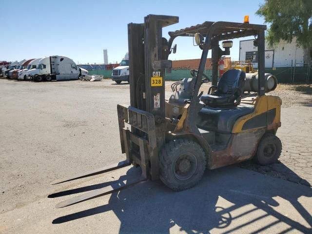 2006 Caterpillar Forklift