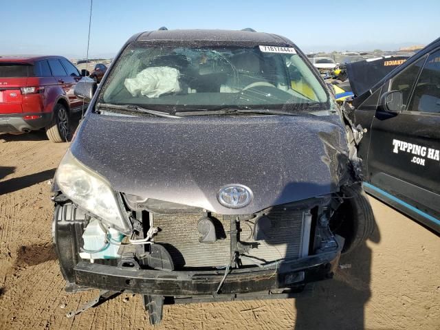 2013 Toyota Sienna LE