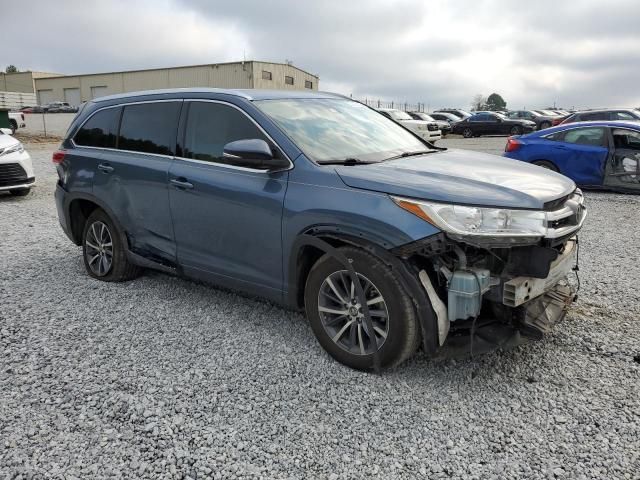 2017 Toyota Highlander SE