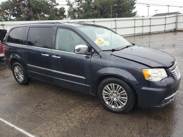 2014 Chrysler Town & Country Touring L