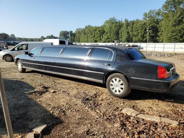 2004 Lincoln Town Car Executive