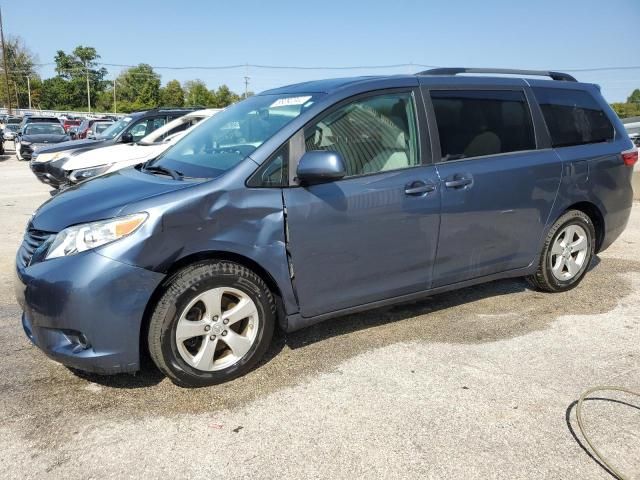 2017 Toyota Sienna LE