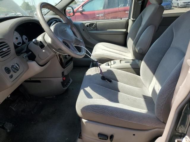 2003 Chrysler Town & Country LX