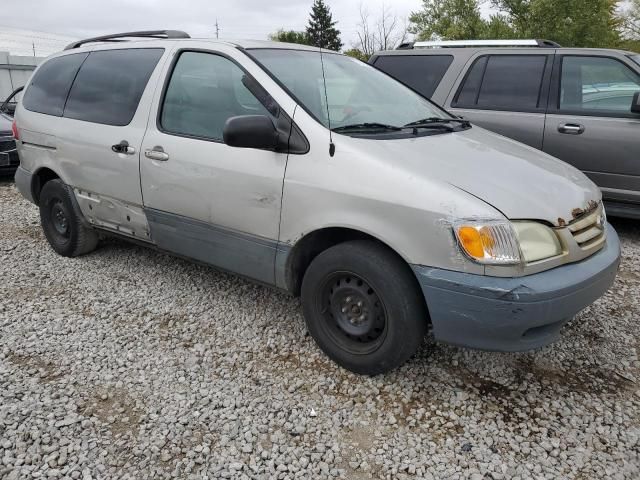 2003 Toyota Sienna LE