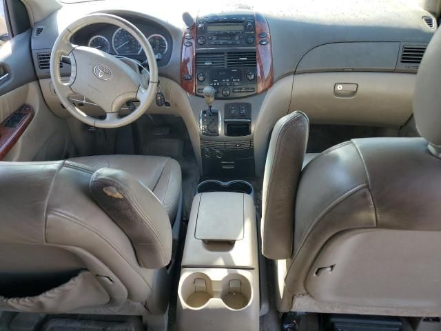 2005 Toyota Sienna XLE