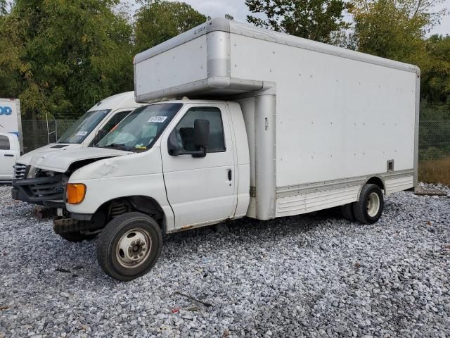 2007 Ford Econoline E450 Super Duty Cutaway Van